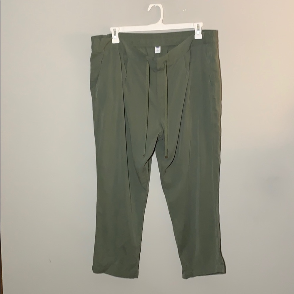 💚 Army green trousers 💚